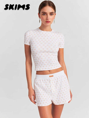 طقم Loungewear قطني مريح أبيض منقوش تيشرت وشورت للراحة المنزلية