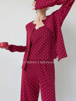 طقم لوانج wear مريح بنقشة قلوب ثلاث قطع للراحة والأناقة