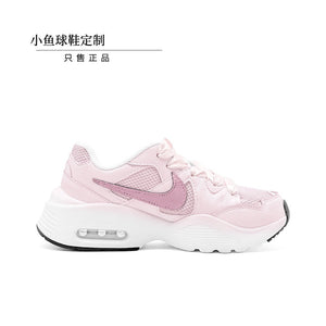النعل المطاطي للحذاء الرياضي الوردي