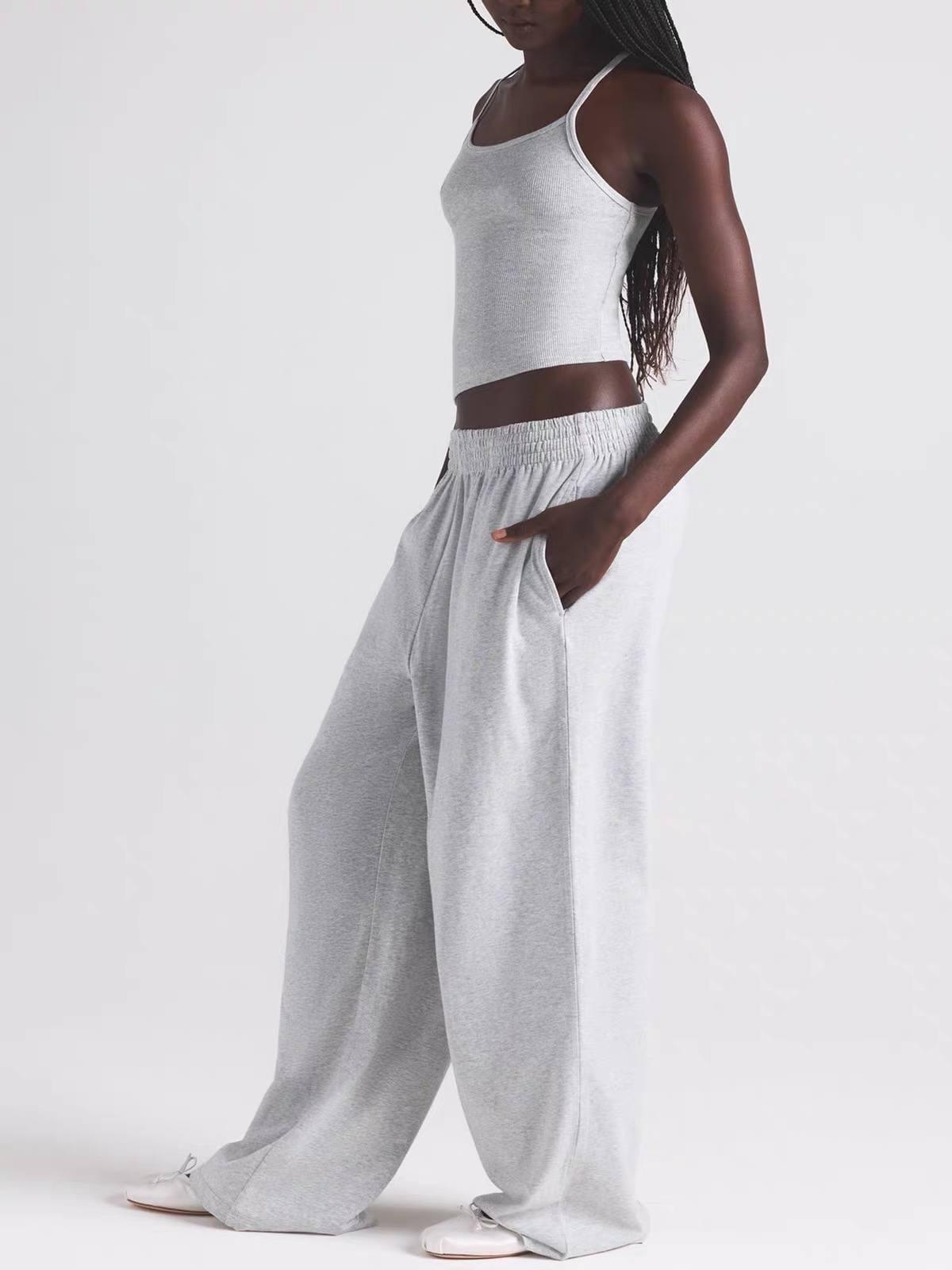 طقم Loungewear قطعتين ببنطال واسع وتوب مريح ناعم