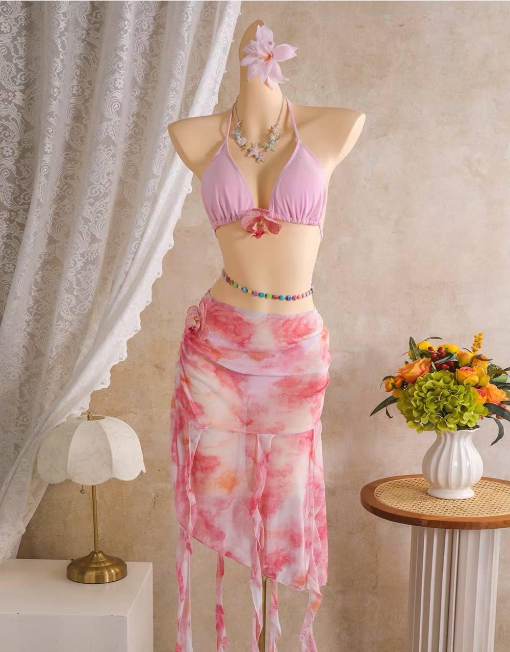 طقم Swimwear وردي ثلاث قطع مزين بزهرة الأوركيد