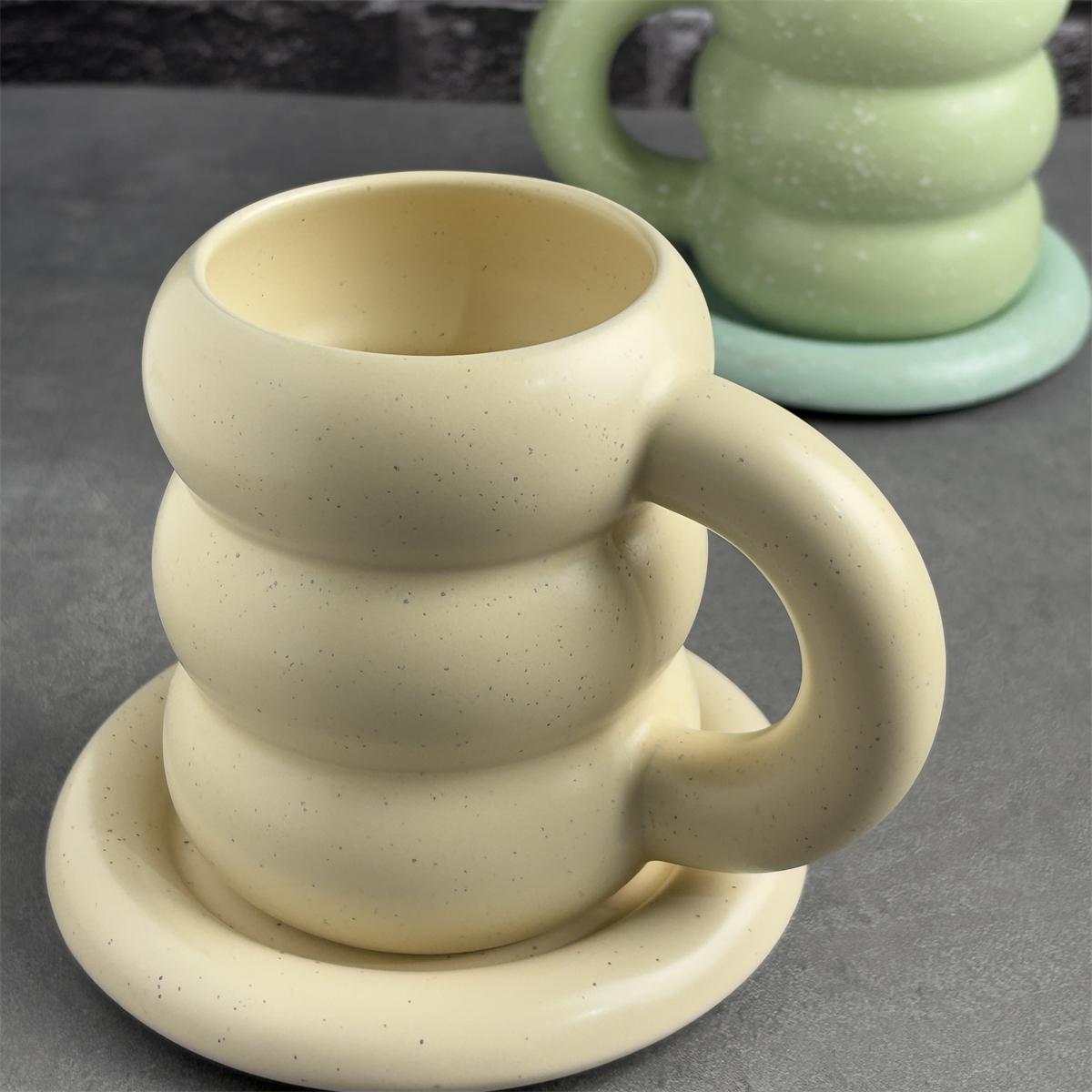 كوب سيراميك i go home cup كريمي قابل للتكديس بتصميم طبقات أسطوانية مع صحن مطابق، مناسب للمطاعم والمقاهي