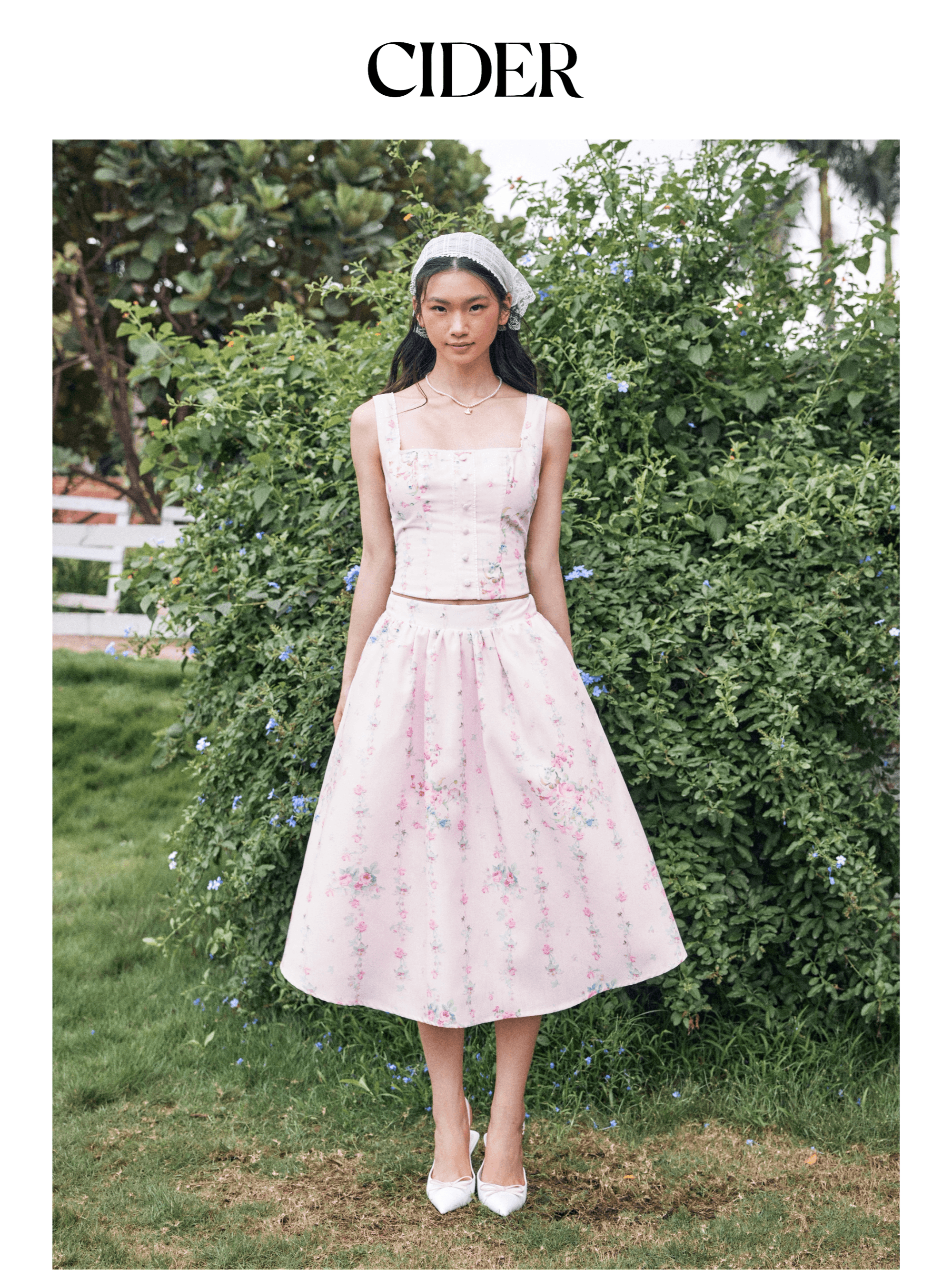 طقم سايدر رومانسي CIDER Floral Two-Piece Set | كورسيه بياقة مربعة وتنورة ميدي واسعة بنقشة ورود وردية ✨🌸