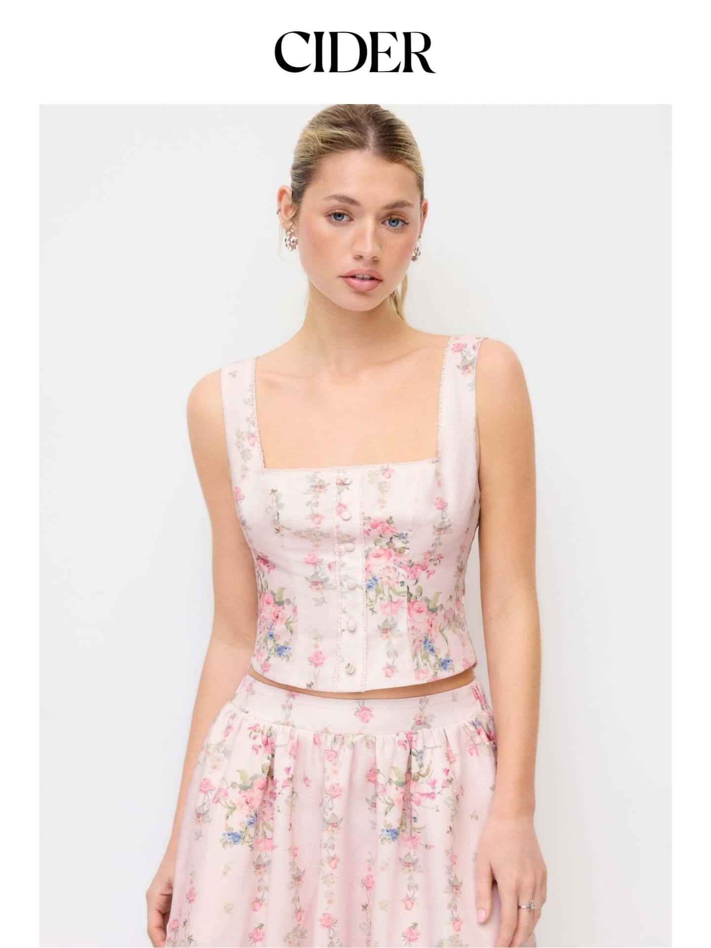 طقم سايدر رومانسي CIDER Floral Two-Piece Set | كورسيه بياقة مربعة وتنورة ميدي واسعة بنقشة ورود وردية ✨🌸