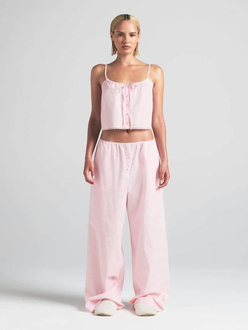 طقم Loungewear قطني مخطط ناعم بتفاصيل دانتيل