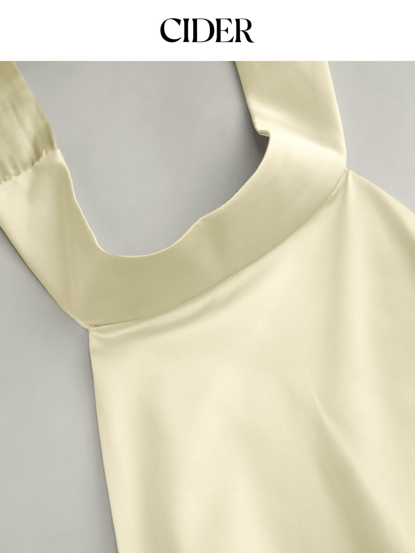 فستان سايدر ستان طويل CIDER Satin High-Neck Maxi Dress | فستان سهرة ماكسي بياقة مرتفعة وفتحة جانبية