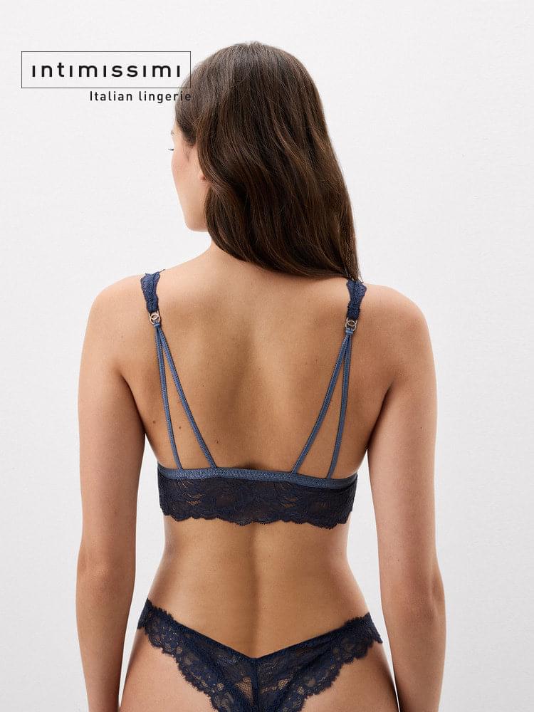 طقم لانجري دانتيل فاخر Intimissimi Lingerie Set | طقم مثير 3 قطع بإغلاق أمامي ساحر ✨💙