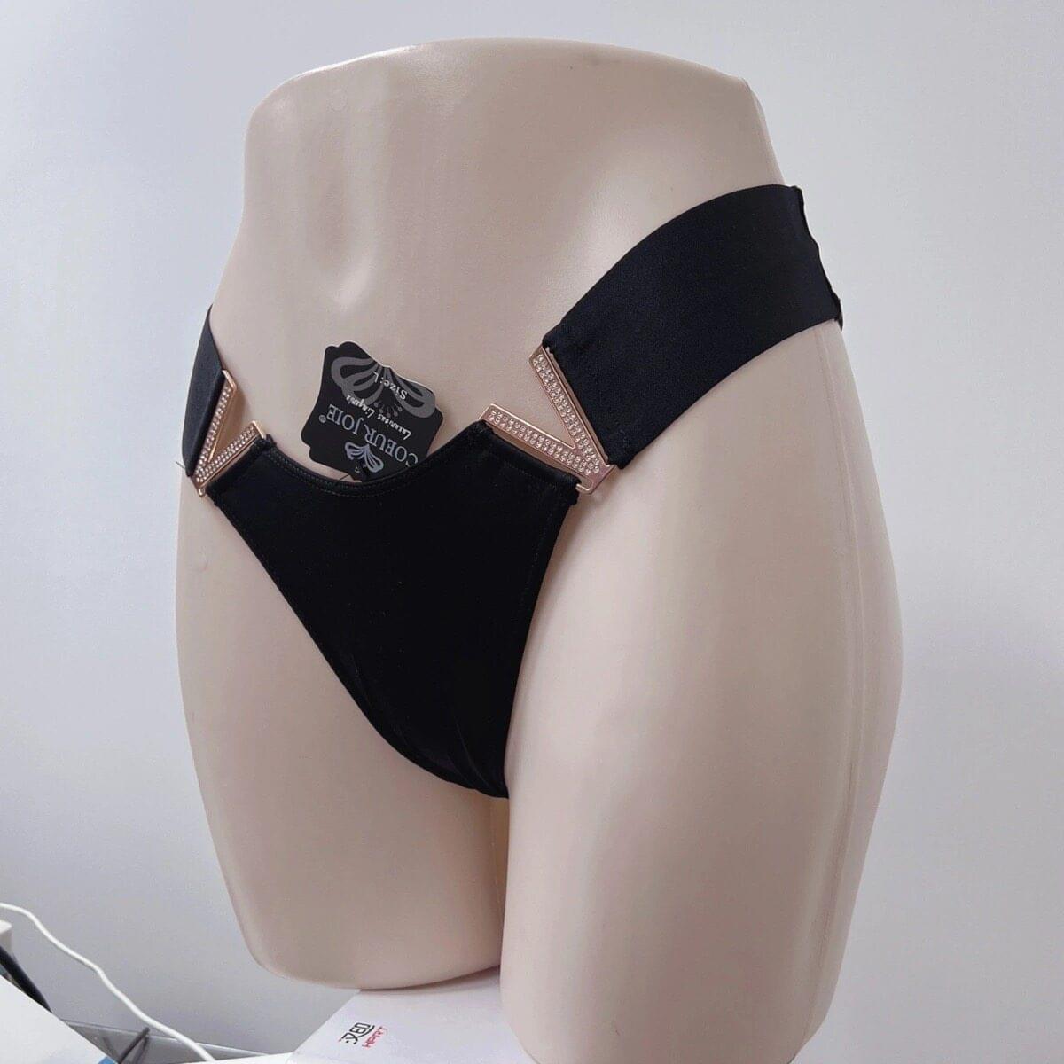 Panties فاخرة بإكسسوار V مرصع بالكريستال اللامع