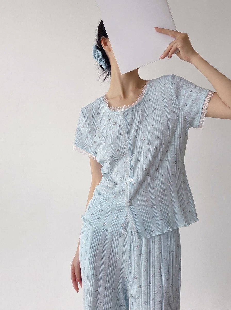 Ribbed loungewear set for women with a small floral print