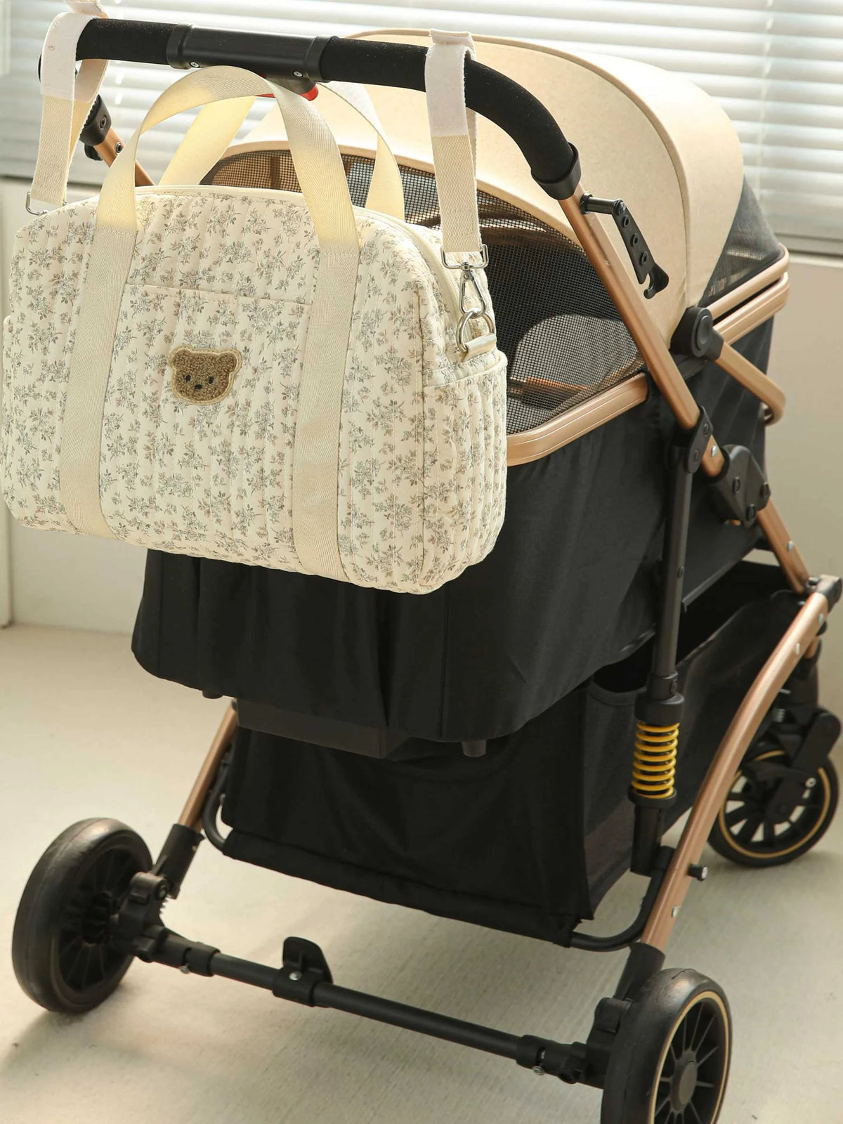 New floral bear large-capacity travel bag, tote bag, handbag, mommy bag, maternity waiting single shoulder bag, storage bag, women's bag