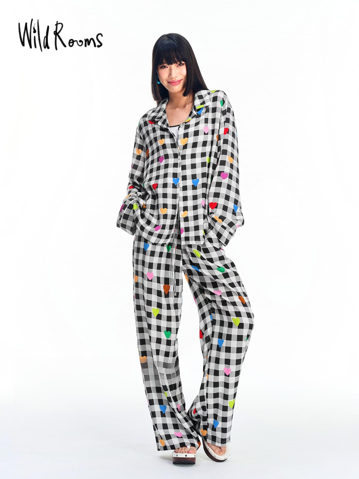 طقم WildRooms Plaid Hearts – بيجامة الكاروهات الكلاسيكية بلمسة القلوب الملونة 🏁💕